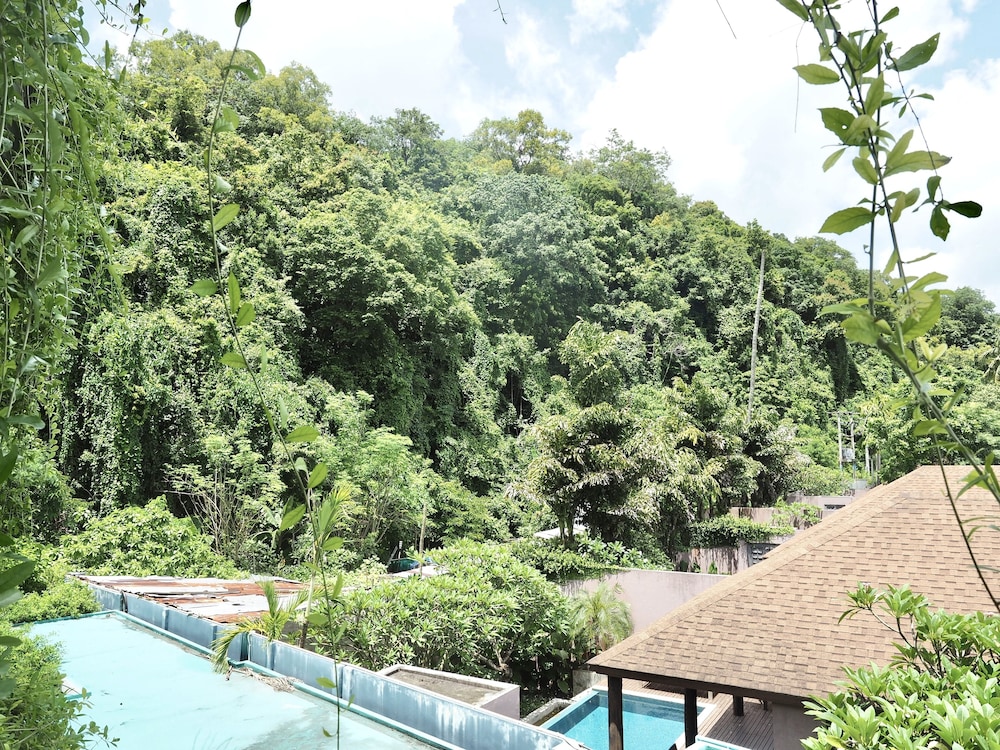 Panwaburi Beachfront Resort 38/50