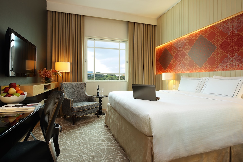 PLUS, DELUXE, DOUBLE BED