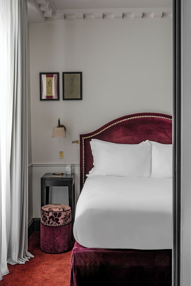 EXECUTIVE, DOUBLE BED
