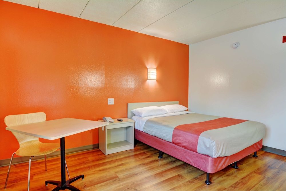 Motel6 Seekonk, MA - Providence East 26/39