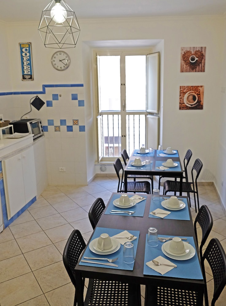 Re Monti Guesthouse 29/35