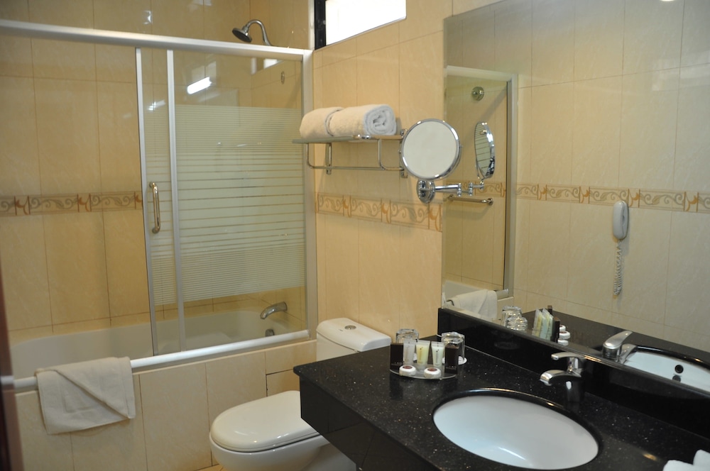 Kingdom Hotel Lima 47/50