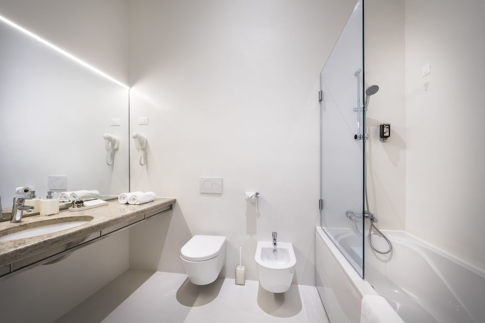 Rivalmare Boutique Hotel 48/50