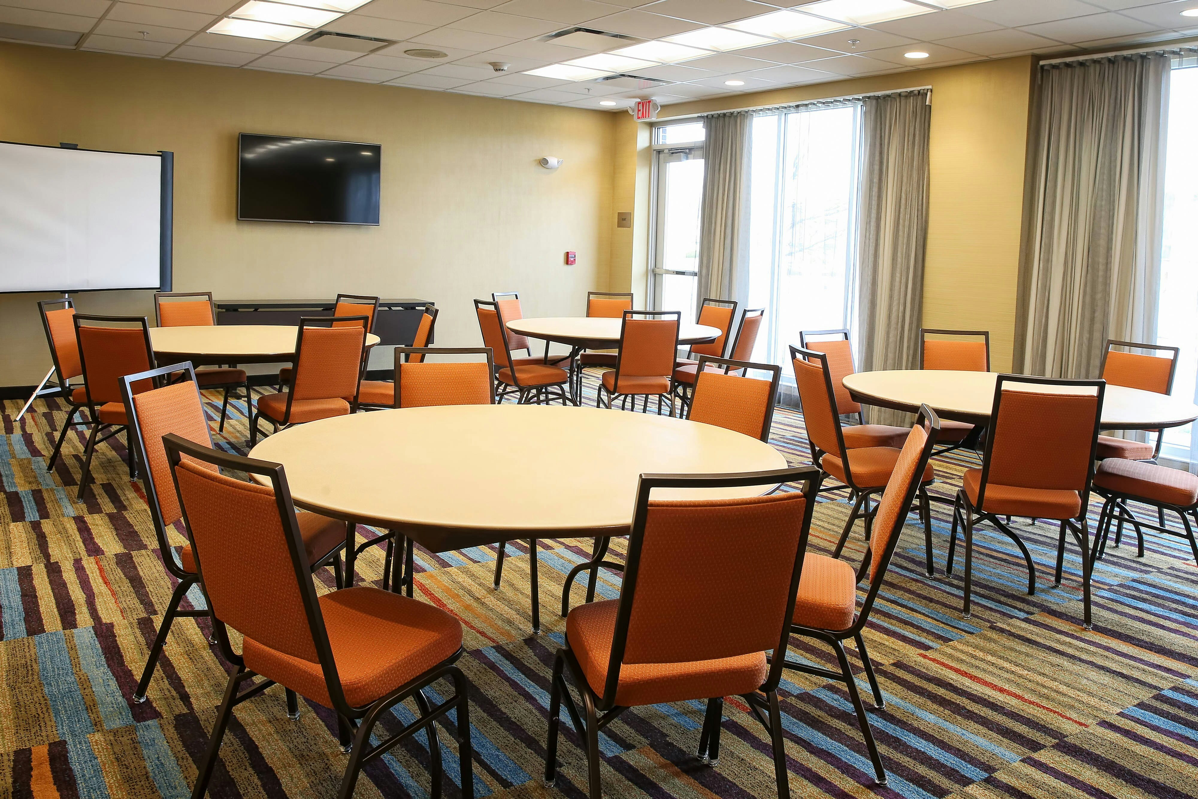 Fairfield Inn Suites By Marriott Madison Verona 31/34