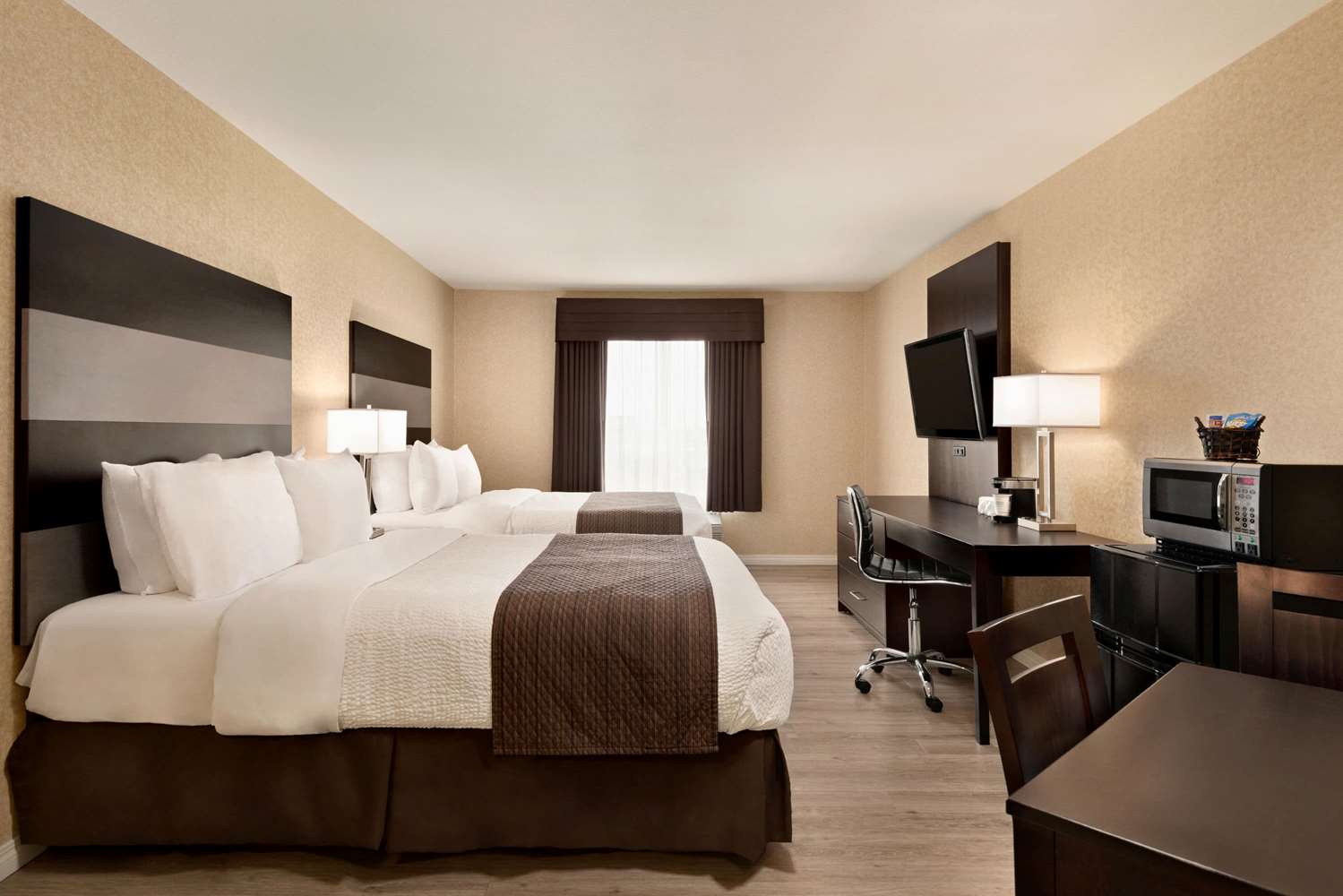 Days Inn by Wyndham Saskatoon 7/18