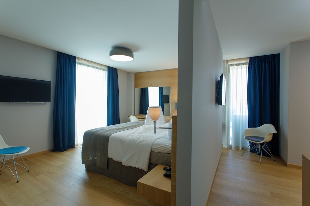 Buze Boutique Hotel 8/33