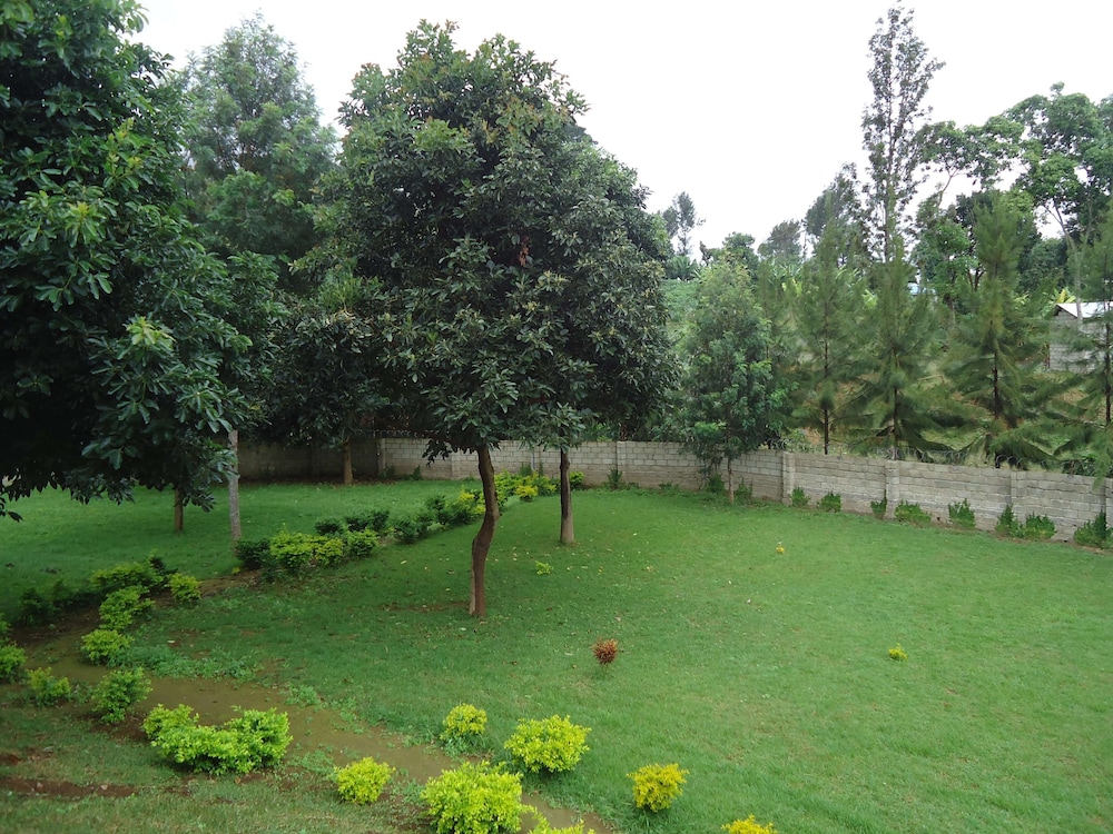 Mvuli Hotel 61/64