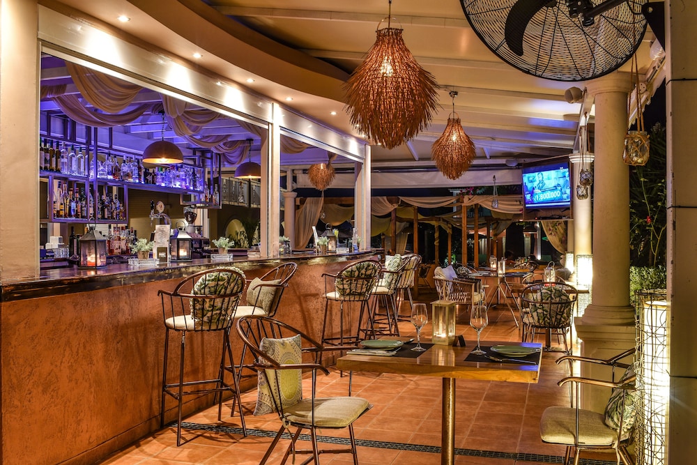 Aeolos Boutique Hotel & Suites 43/65