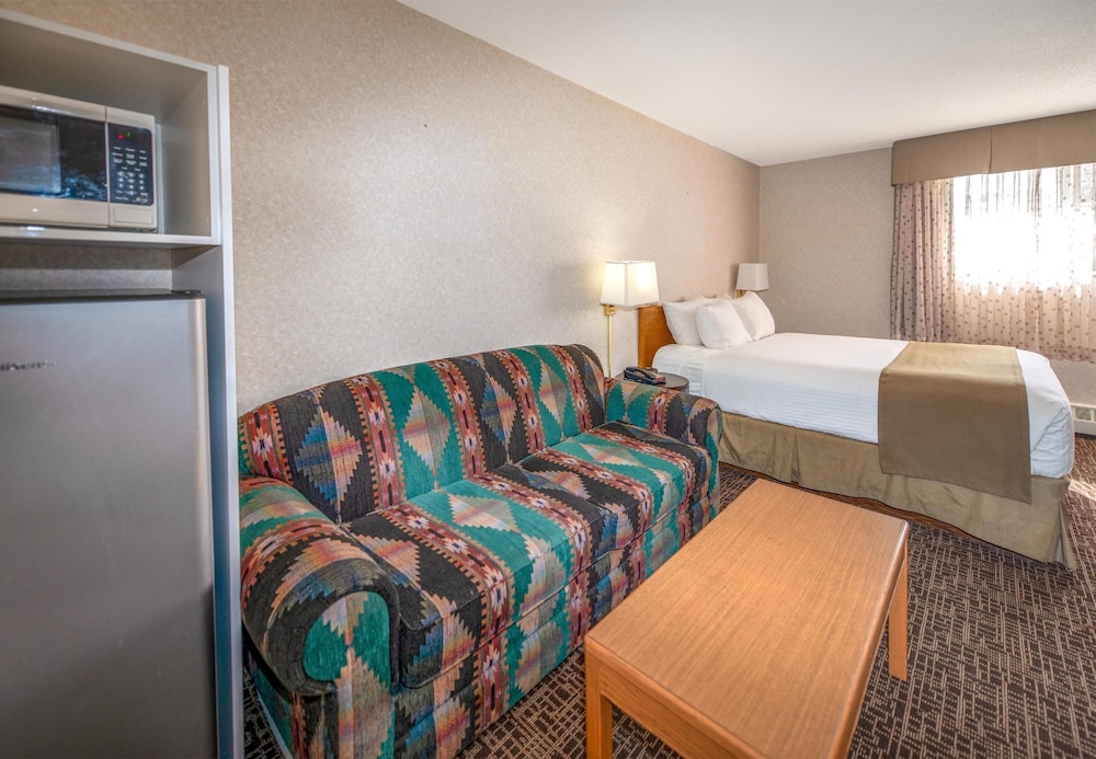 Room, Queen Bed, Kitchenette