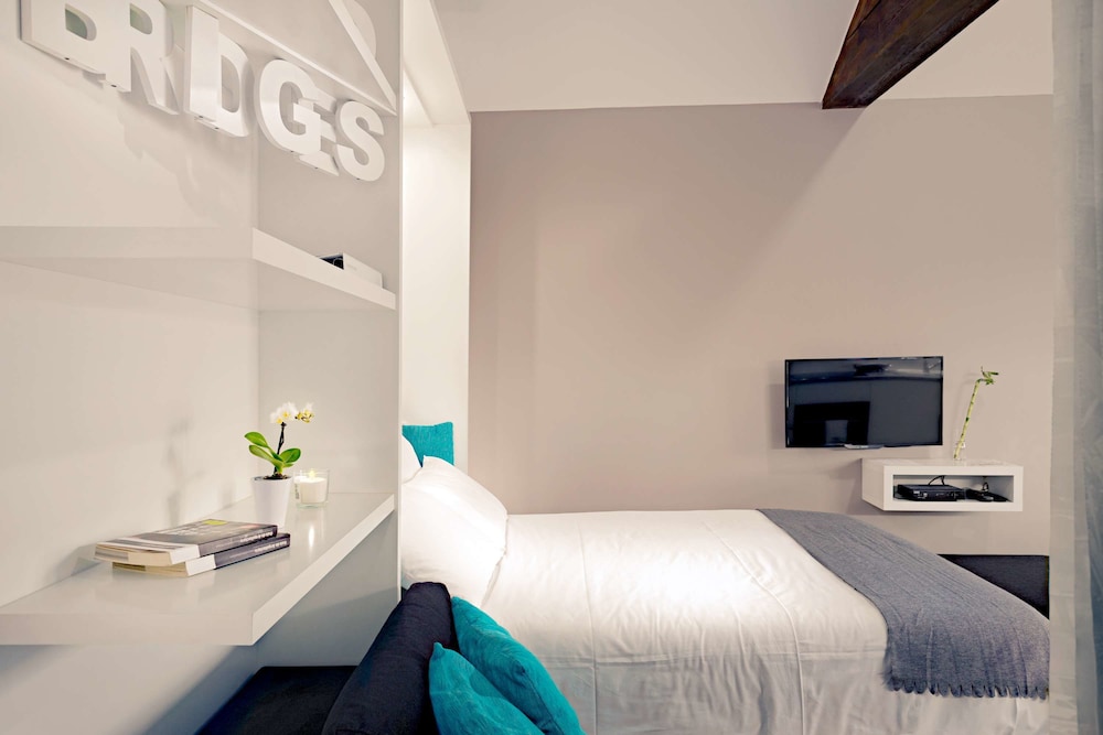 Old City Design Apartments 22/46