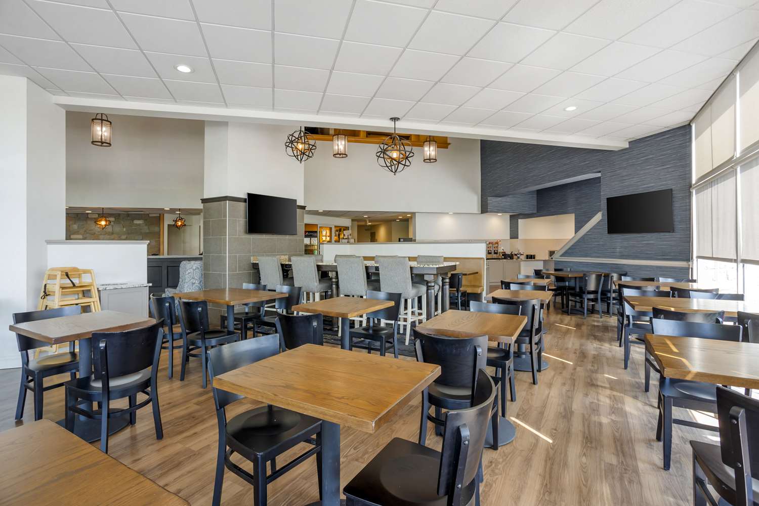 Best Western Plus Revere Inn & Suites 33/39