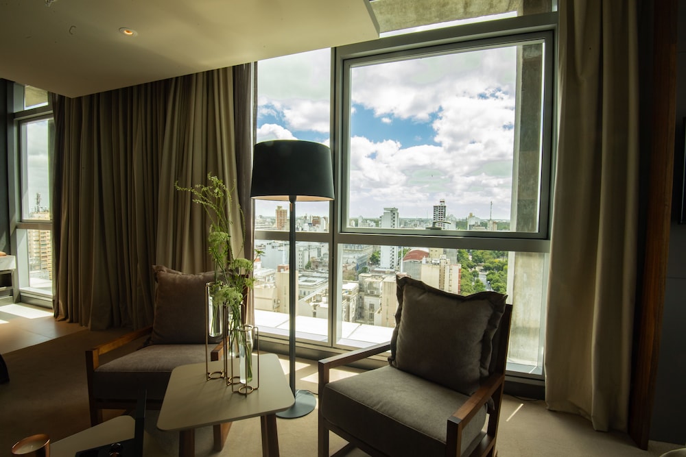 Hotel Grand Brizo La Plata 45/77