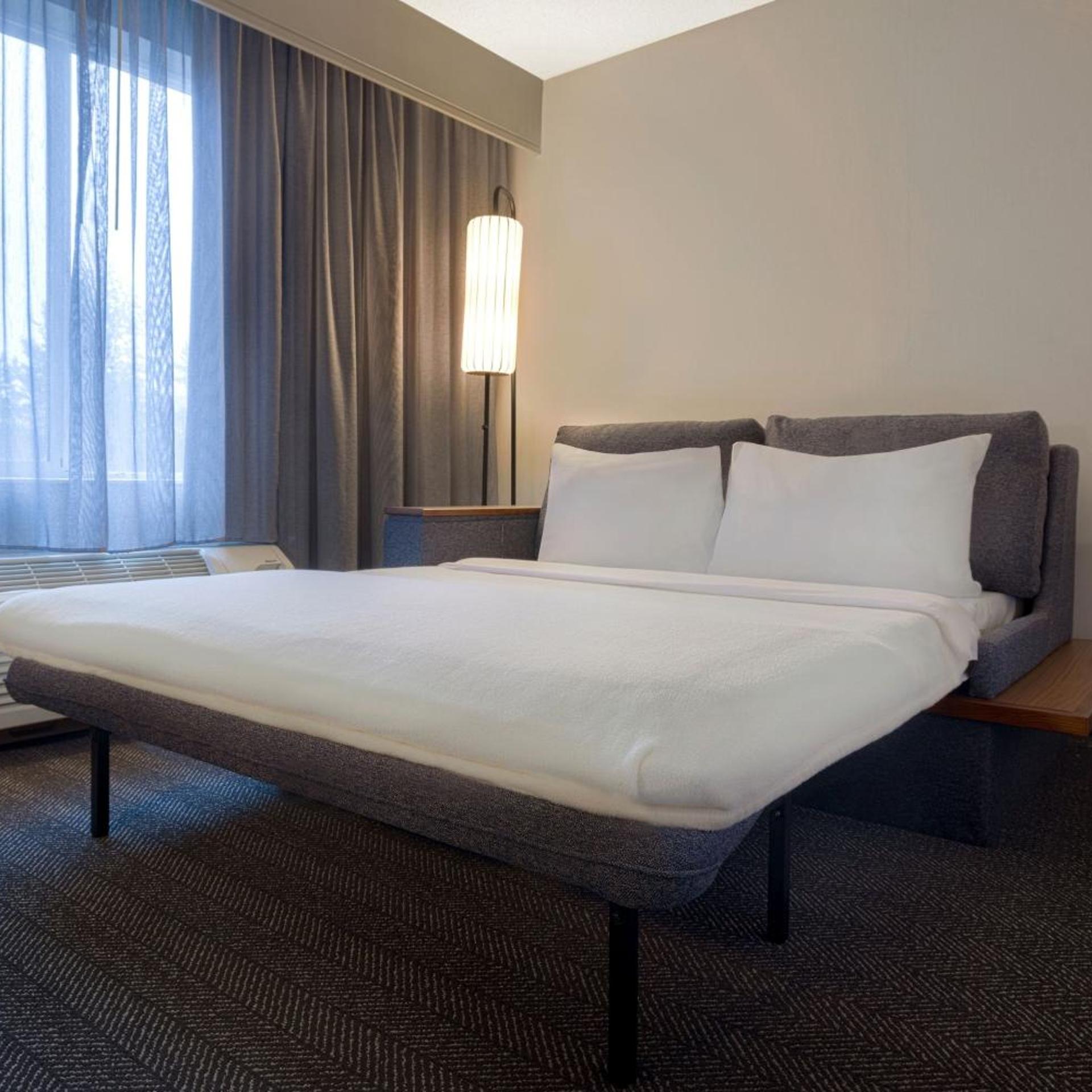 Room, King Bed, Bathtub, Accessible