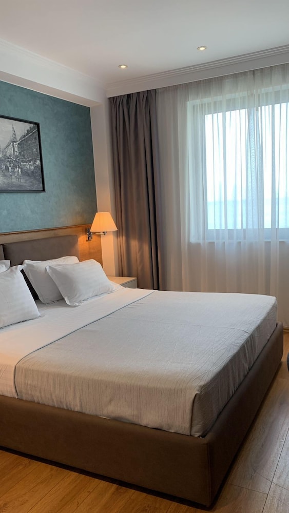 Hotel Butrinti 19/60