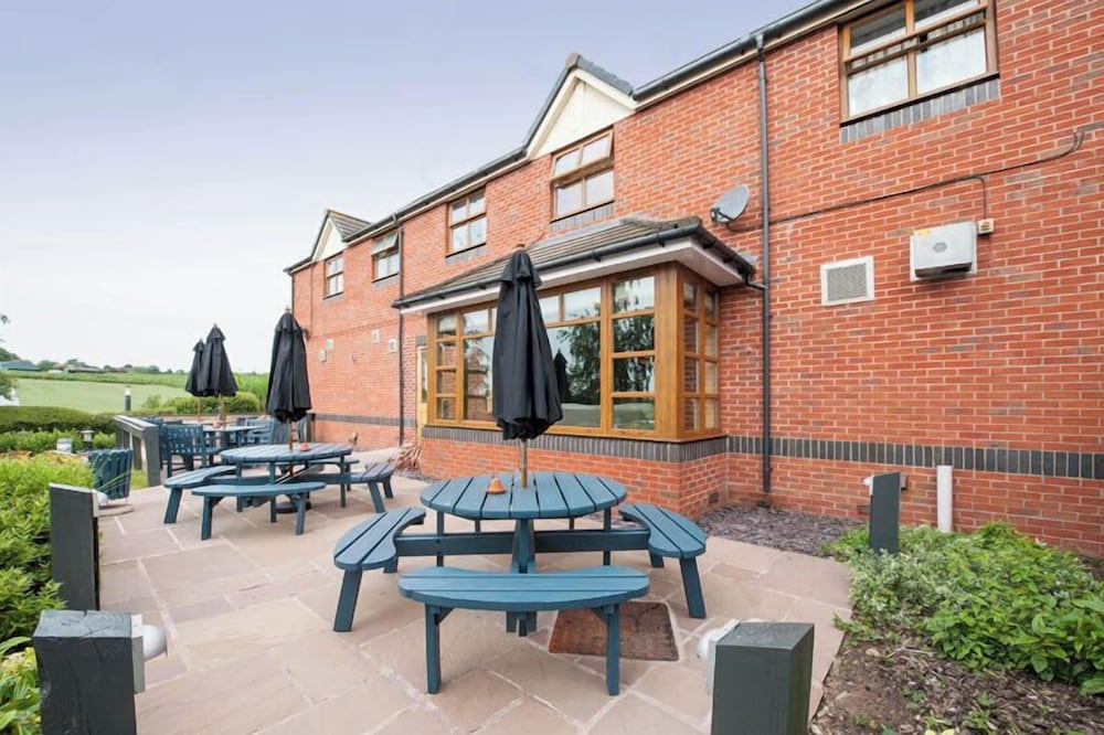Premier Inn Evesham 61/71
