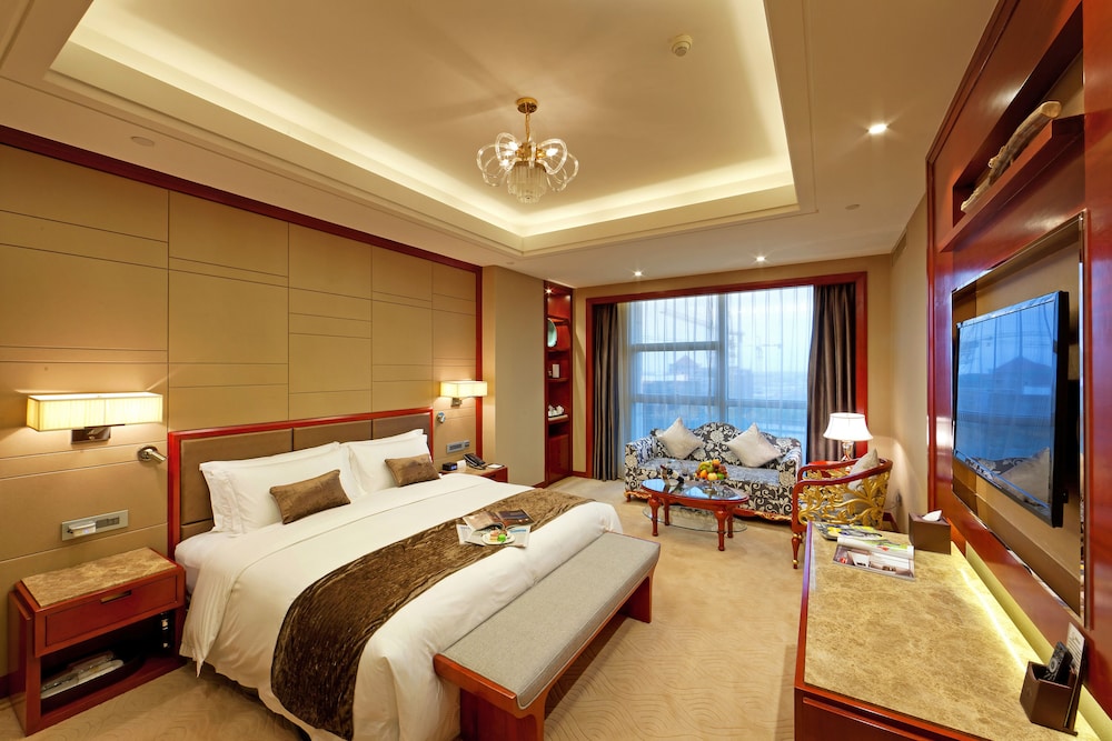 EXECUTIVE, SUITE, BUILDING A