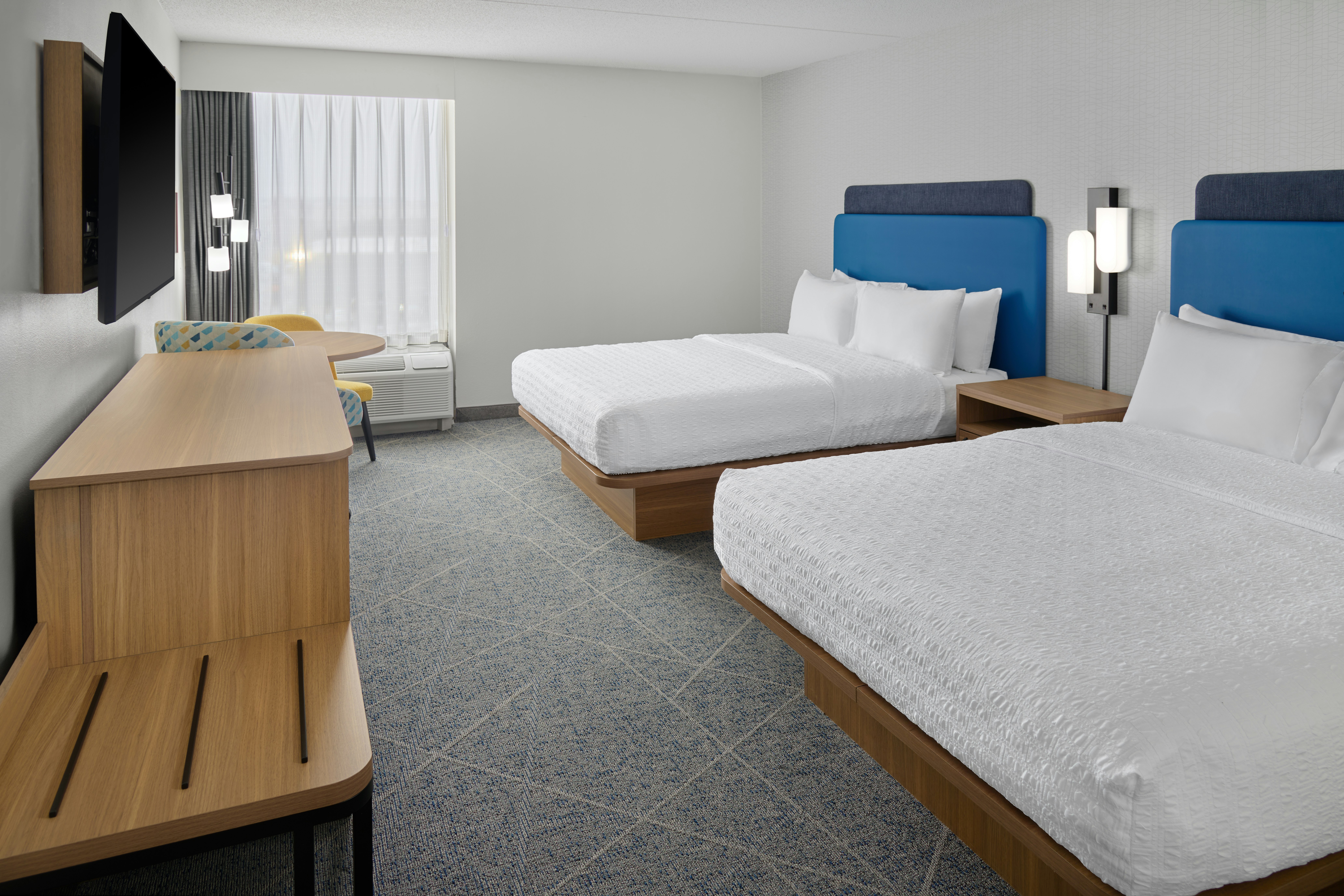 غرفة بسريرين كوين، Hampton Inn Chicago Carol Stream 2/4