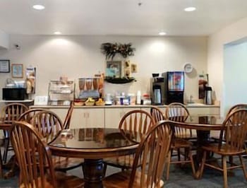 Microtel Inn By Wyndham Broken Bow 23/27