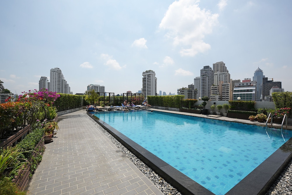 Ruamchitt Plaza Hotel 3/59