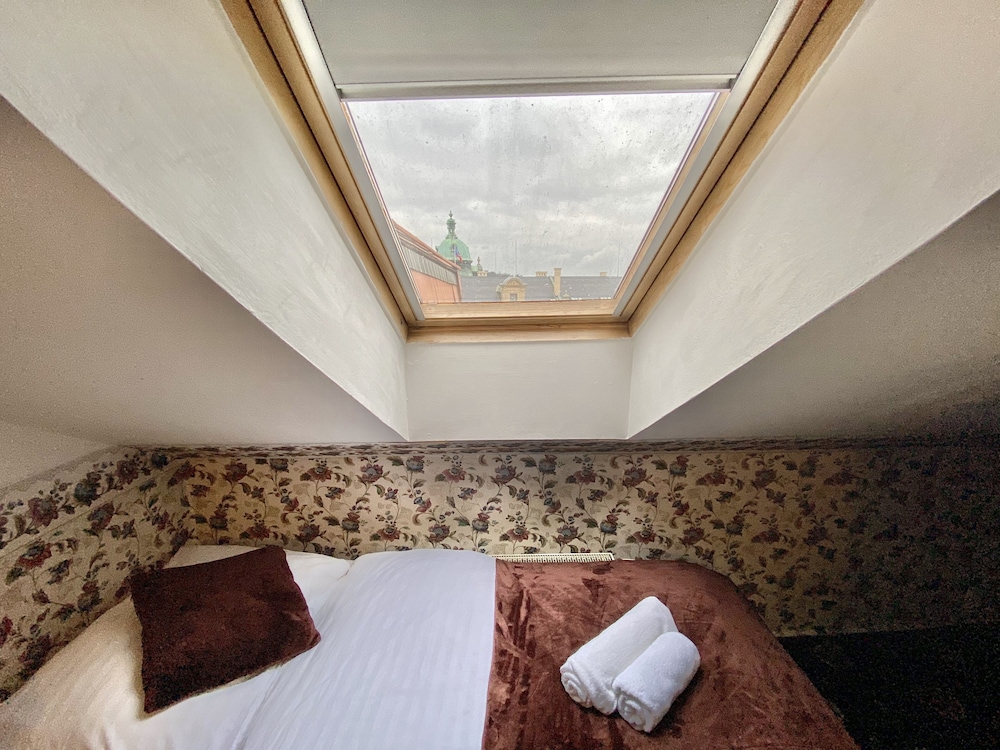 ECONOMY, TWIN BEDS