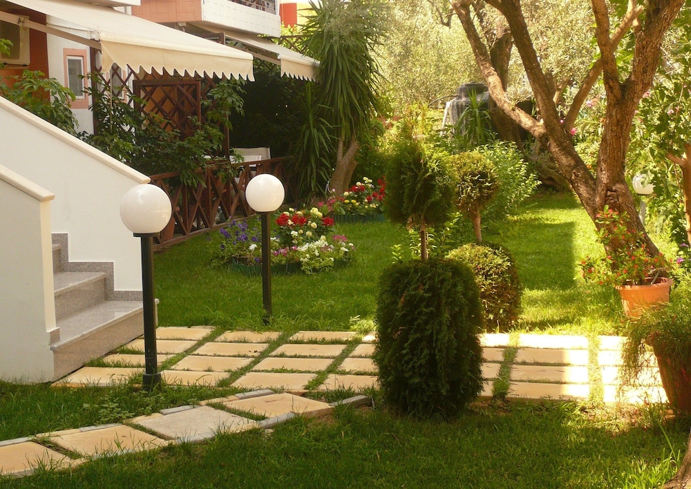 Avra Hotel 58/71
