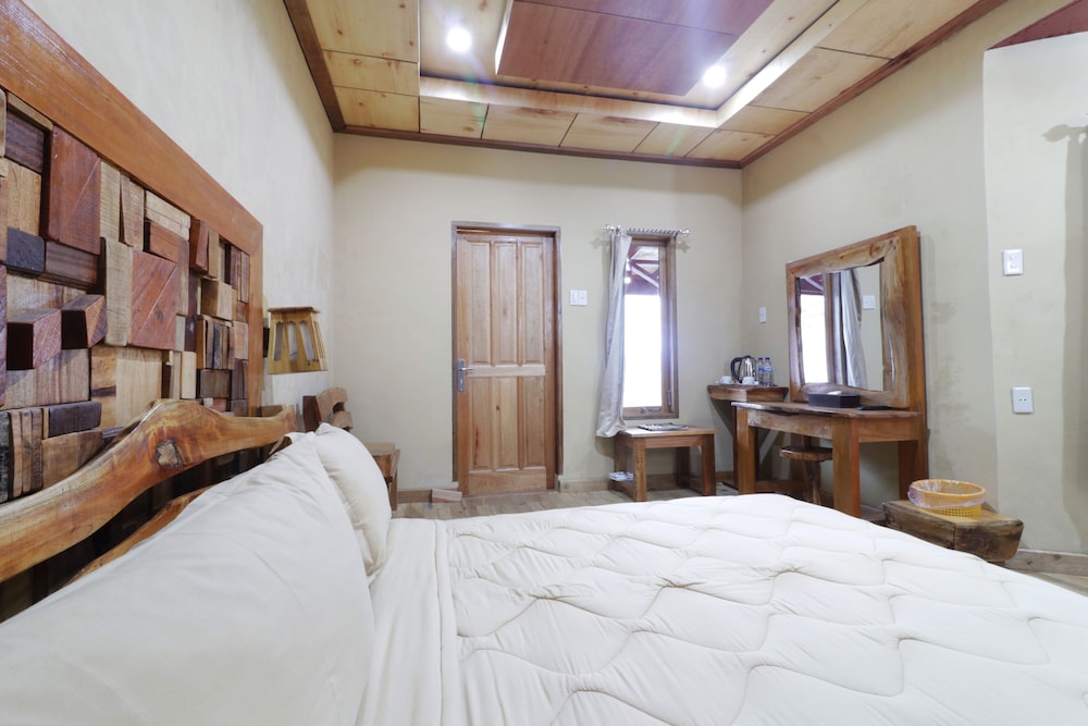 Alloyna Country Cottage by ZUZU 3/22