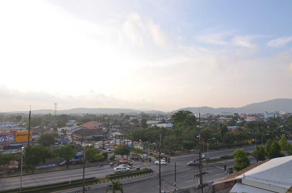 Ranong Garden Hotel 27/31