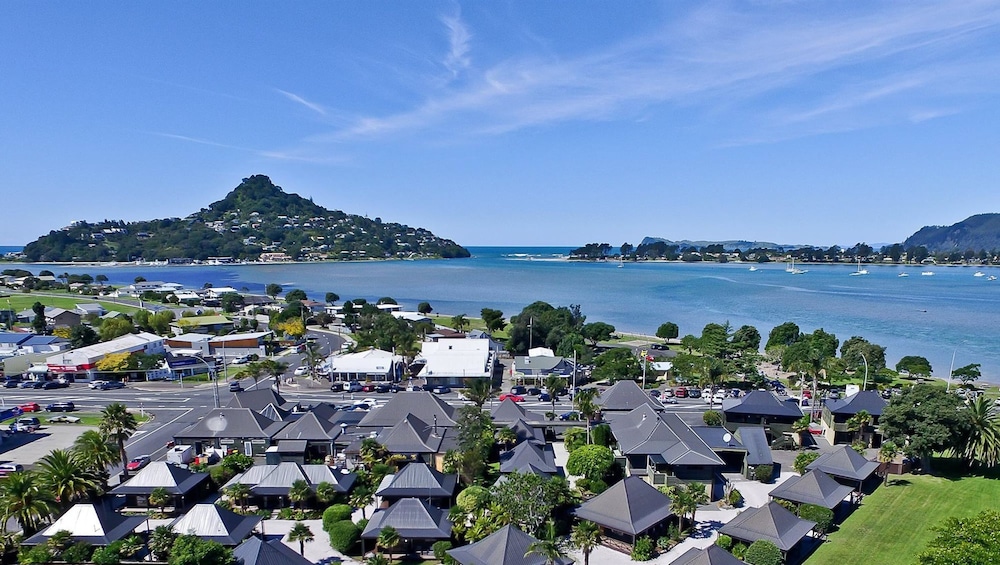 Pacific Harbour Villas(FORMERLY Pacific Harbour Lodge) 27/66