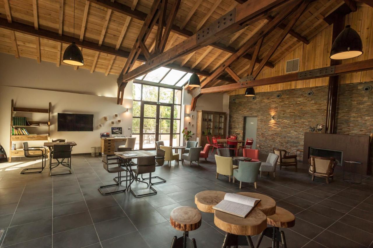 Hotel Les Cabanes Dans Les Bois 8/15