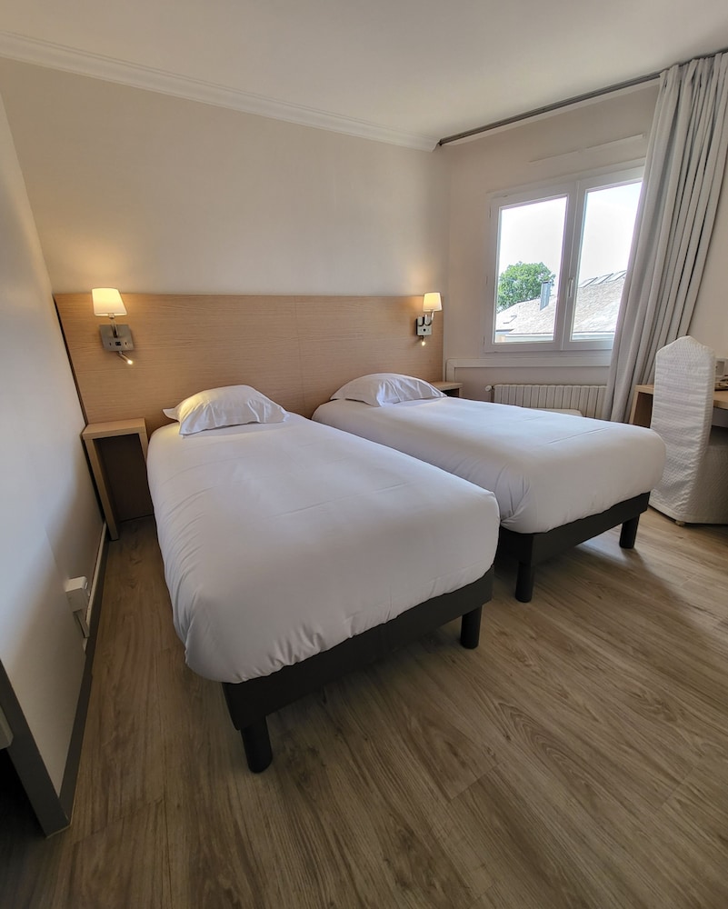 Hotel Causse Comtal 28/84