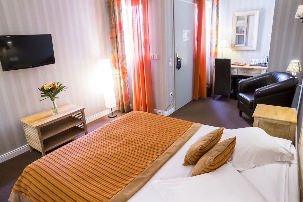 Qualys Hotel Almoria 18/75