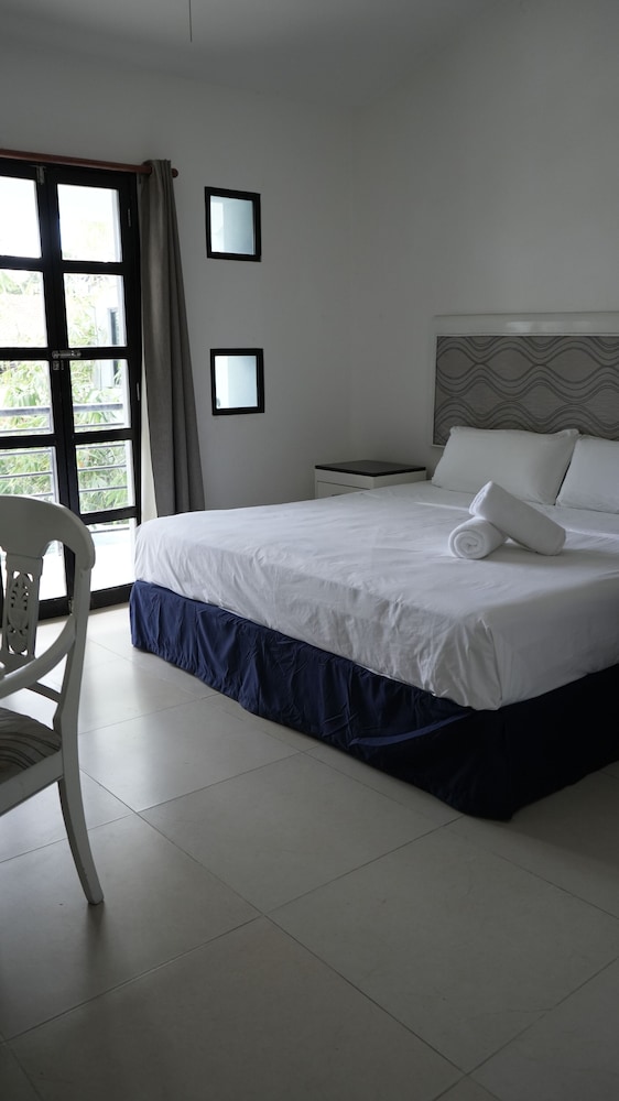 MARAZUL HOTEL BOUTIQUE 10/54