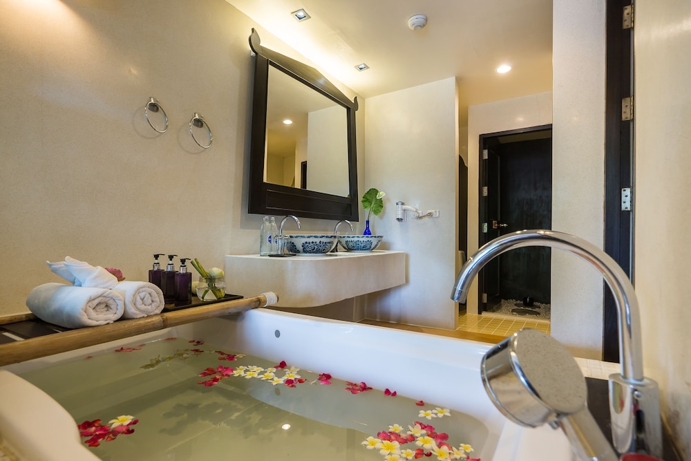 Dara Samui Beach Resort - Adults Only 69/72