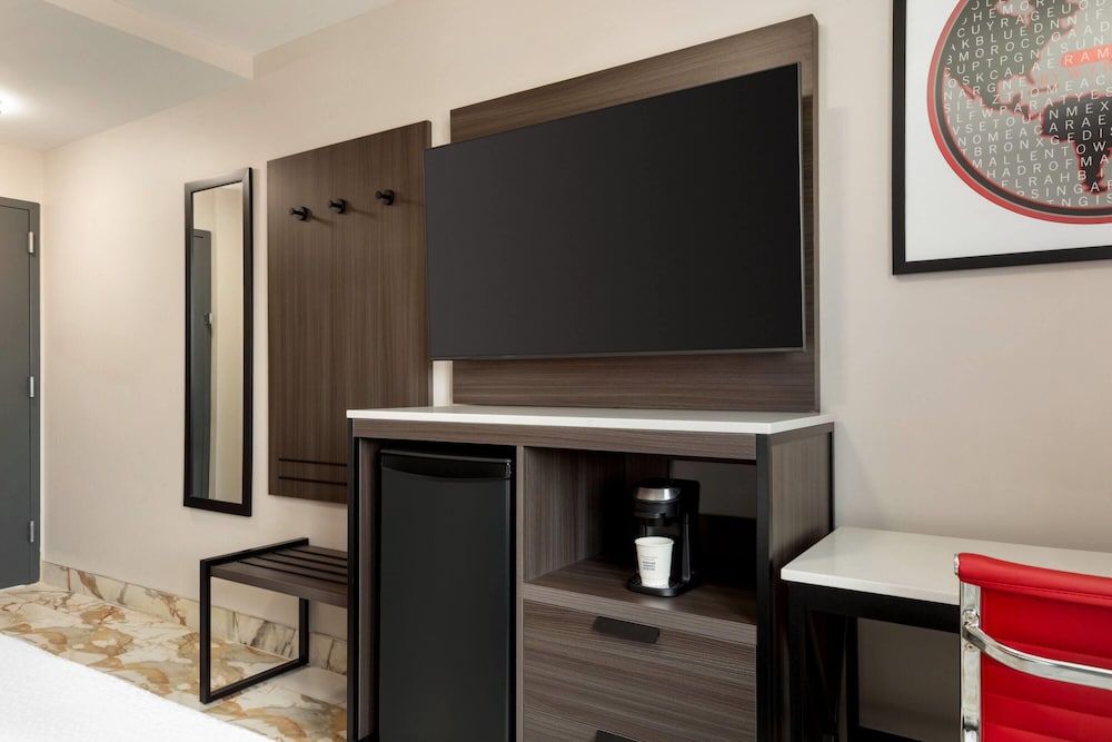 Ramada by Wyndham Brooklyn Empire Blvd 36/50