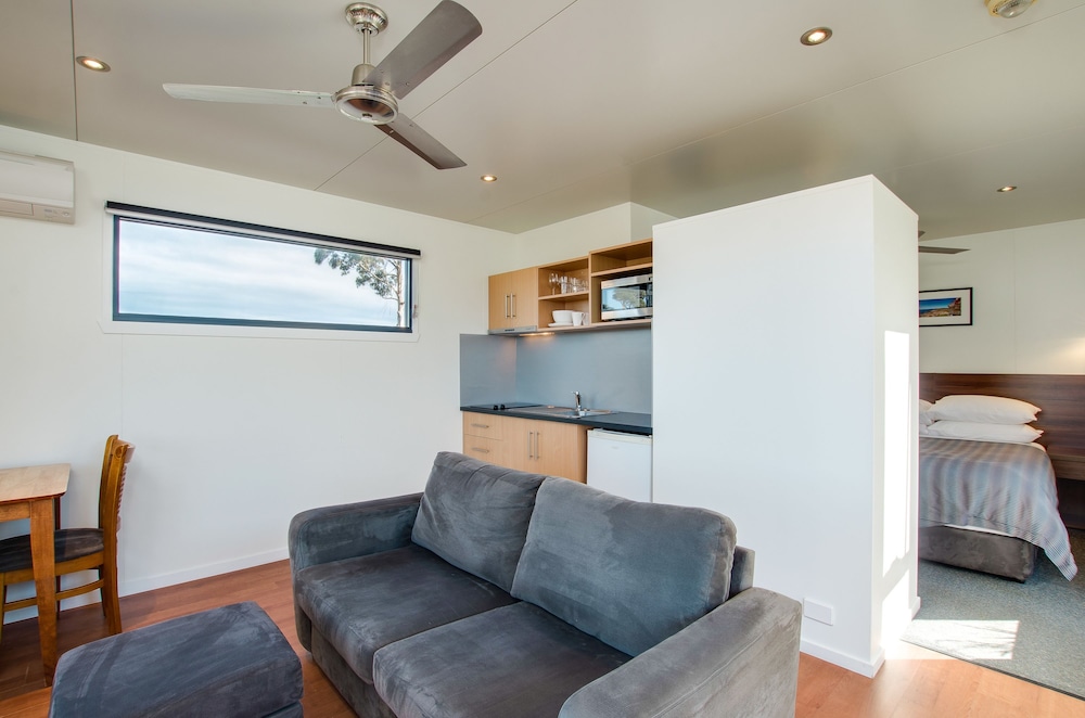 Swansea Beach Chalets 29/49