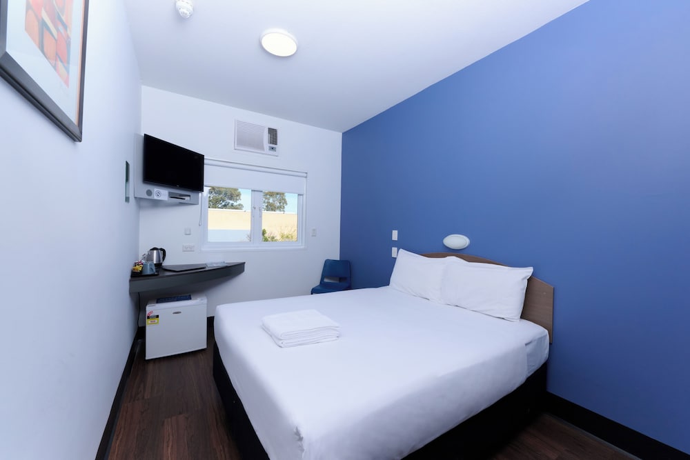 IBIS BUDGET PERTH AIRPORT 29/63