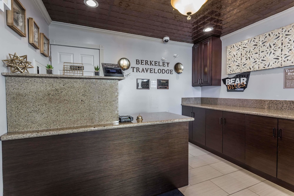 Lobby at Sather Berkeley, SureStay Collection by Best Western, BERKELEY - CA
