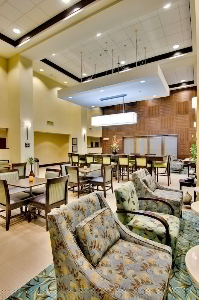 Hampton Inn And Suites Moreno Valley 50/63
