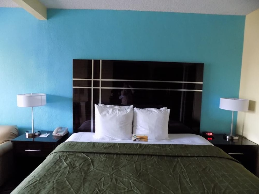 Boca Suites Deerfield Beach, SureStay Collection by Best Western FL 21/43