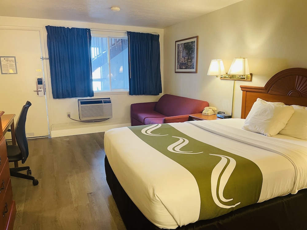 Americas Best Value Inn Sandpoint 14/49