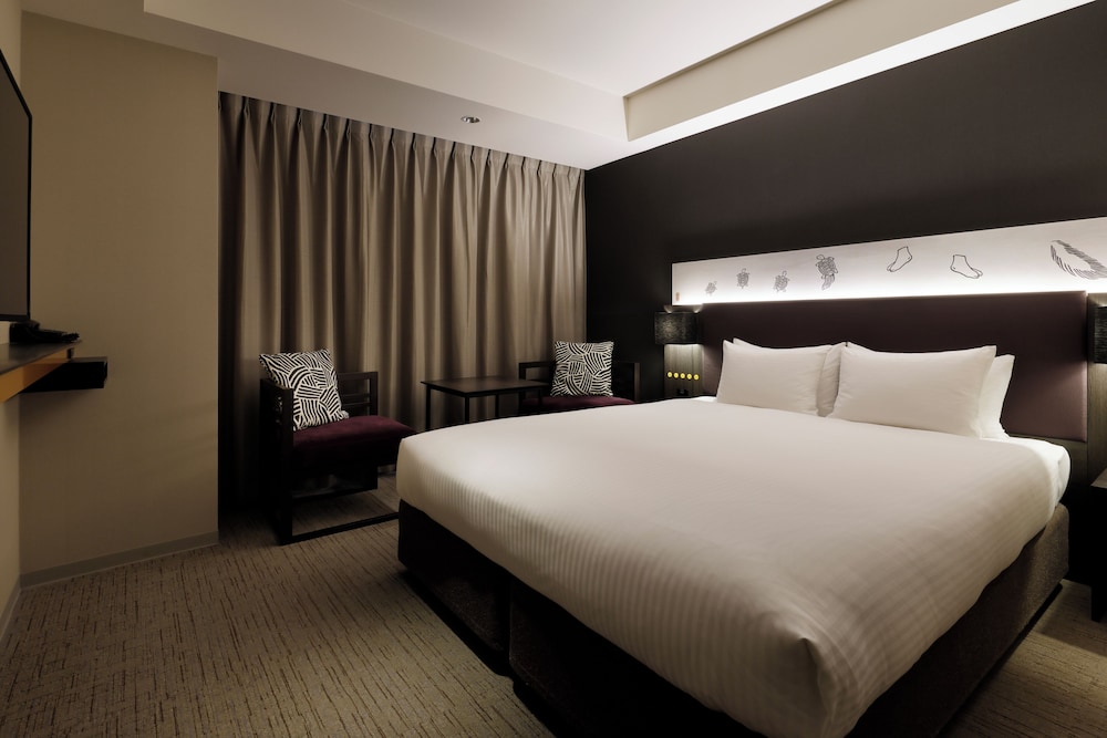 SUPERIOR, QUEEN BED, SMOKING