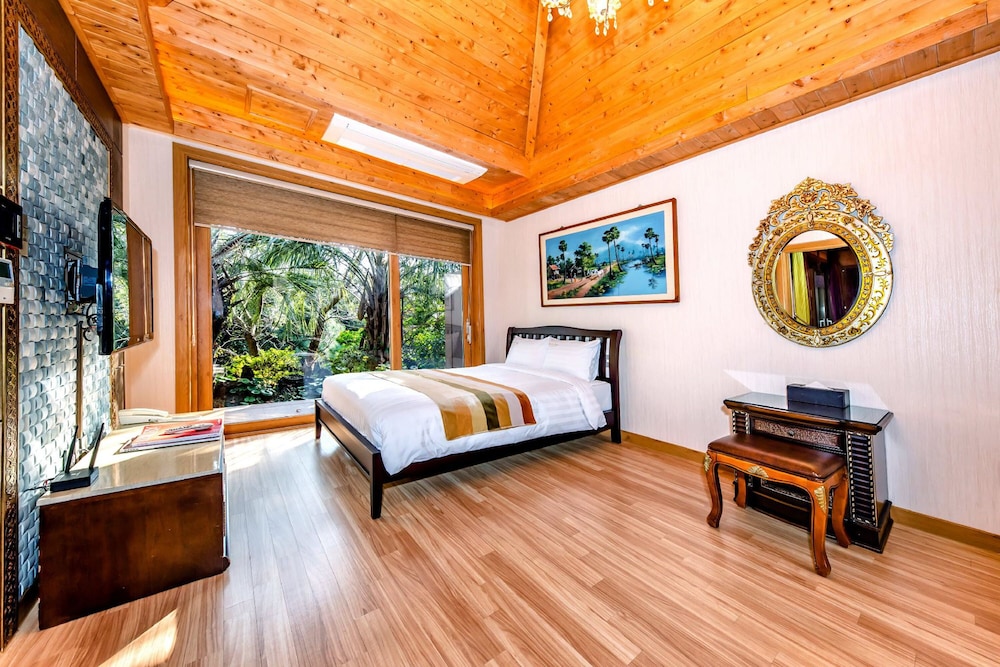 Palm Valley Resort 7/50