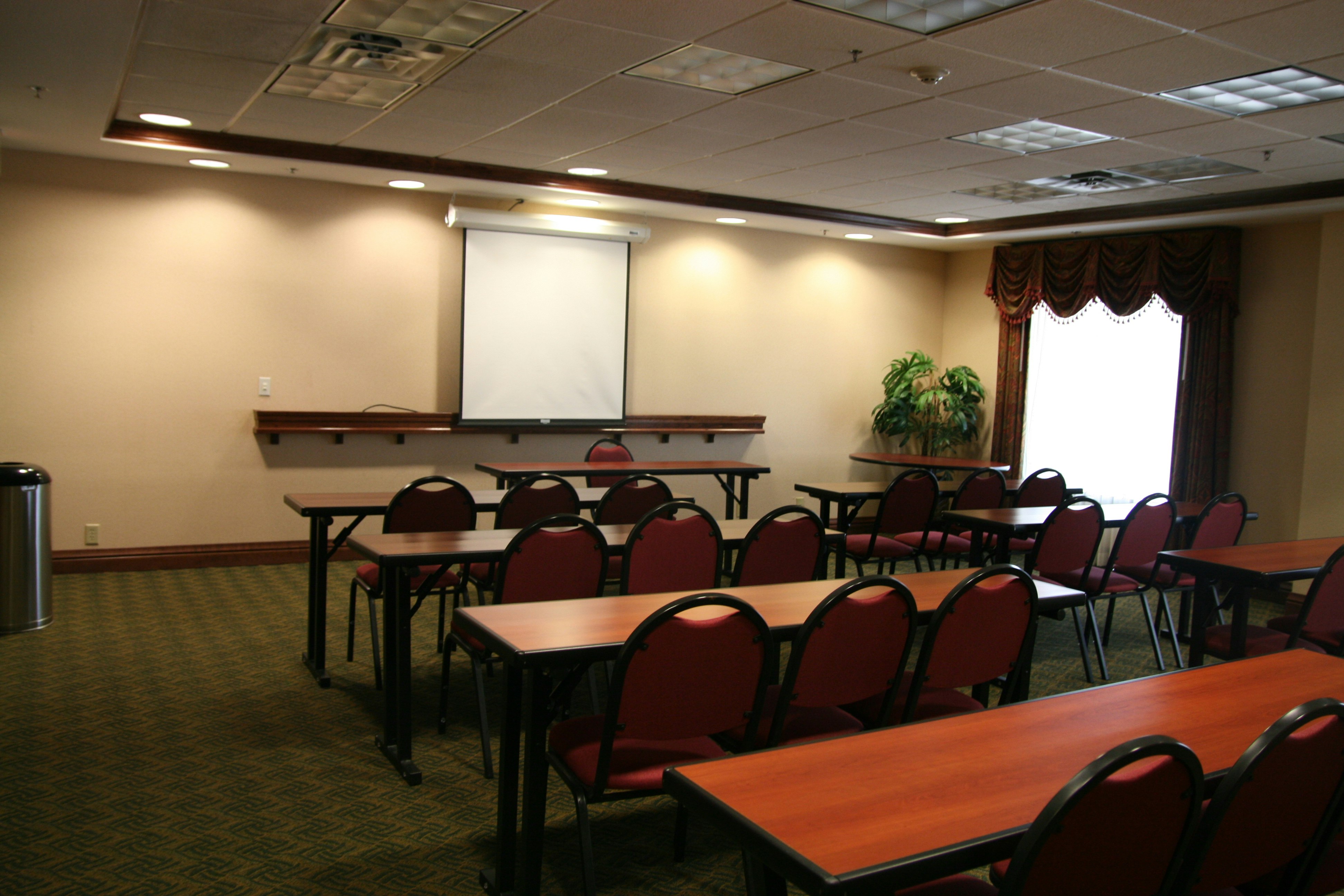 Hampton Inn & Suites Del Rio 33/35