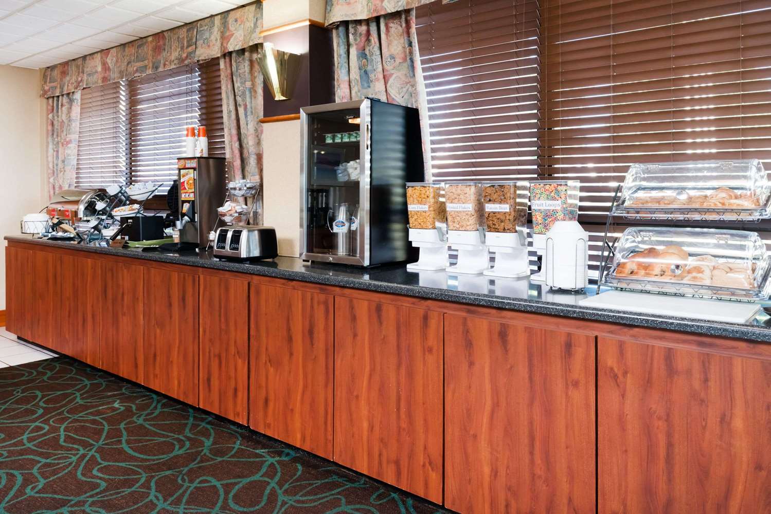 Baymont by Wyndham Clarksville Northeast 5/16