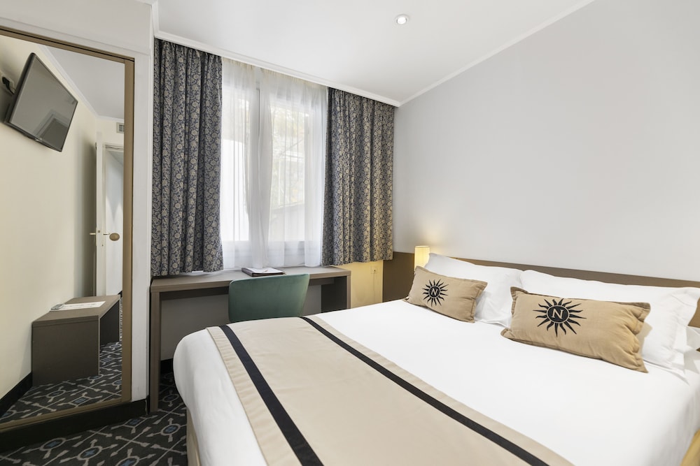 غرفة مفردة بسرير مزدوج، Hotel Napoleon Ajaccio 2/8