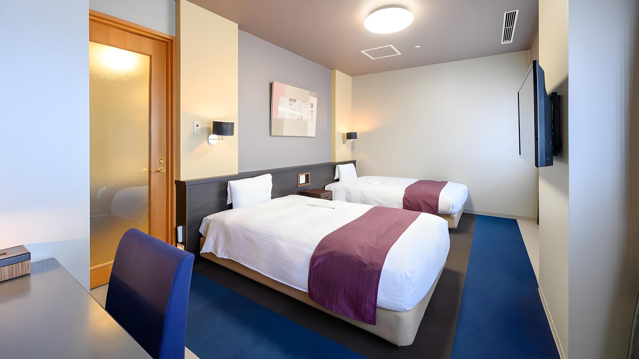 Deluxe, Twin Beds, Side Ocean View