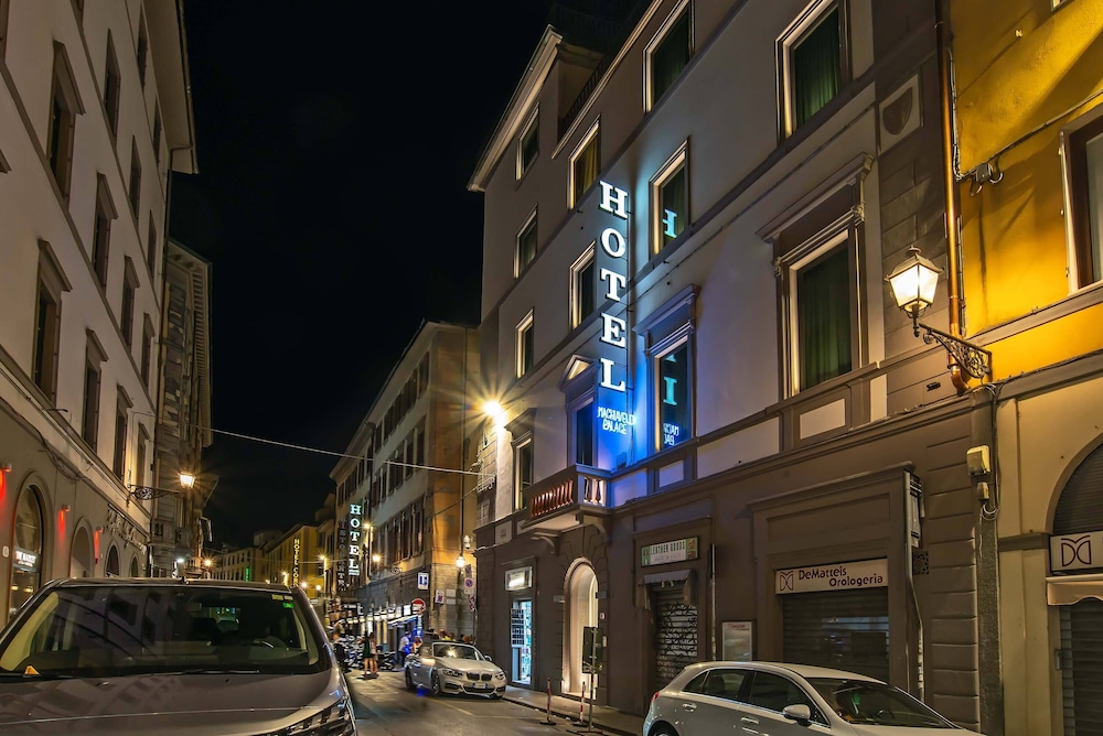 Hotel Machiavelli Palace 68/77