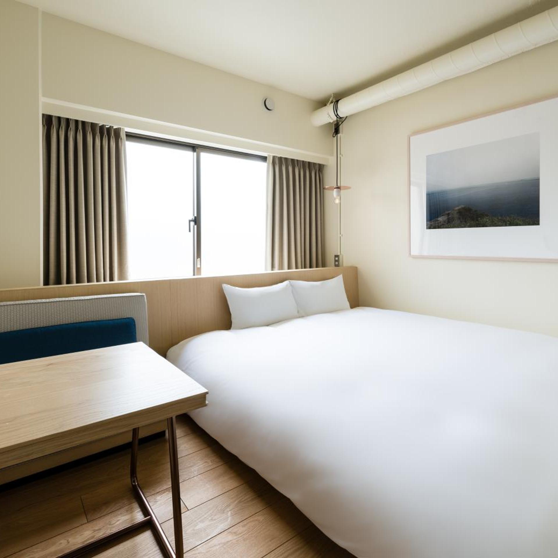 Petite, Double Bed