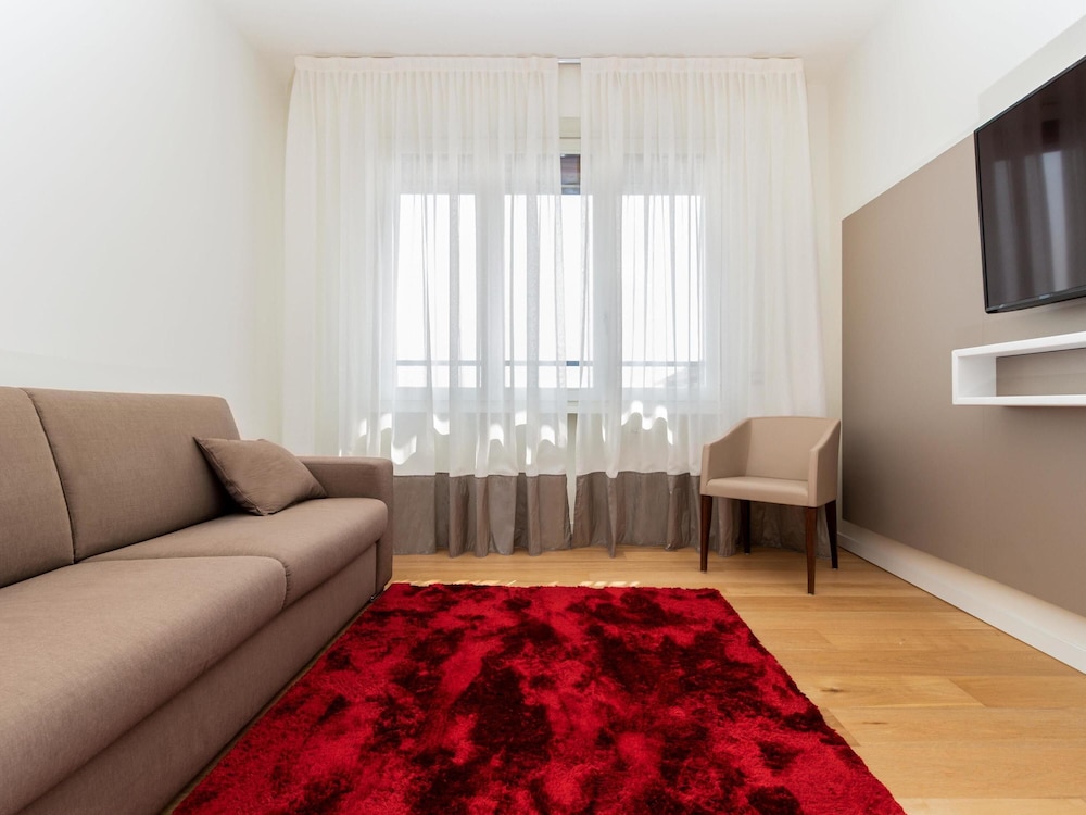 MERCURE MILANO SOLARI 50/75