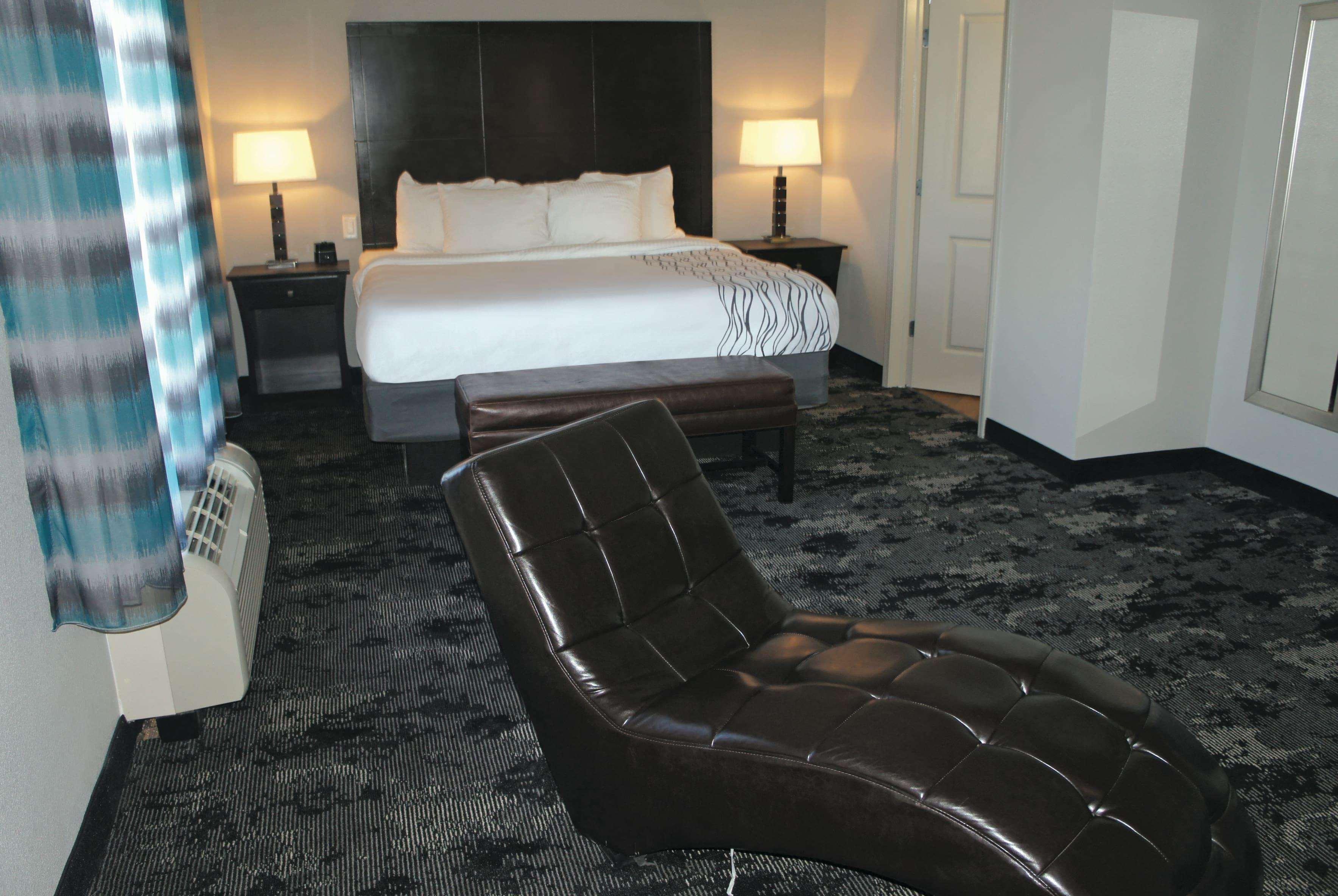 جناح بسرير كوين بغرفتي نوم، La Quinta Inn & Suites by Wyndham Columbus - Edinburgh 2/3